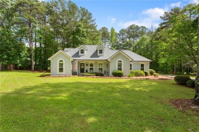 Welcome to this beautifully updated 4 bedroom, 3 bath on Canongate Golf Club in Georgia - for sale on GolfHomes.com, golf home, golf lot
