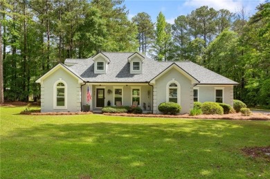 Welcome to this beautifully updated 4 bedroom, 3 bath on Canongate Golf Club in Georgia - for sale on GolfHomes.com, golf home, golf lot