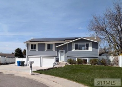 Seller offering $7,500 in flooring allowance!  Welcome to this on Highland Golf Course in Idaho - for sale on GolfHomes.com, golf home, golf lot