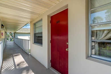 Vero Living at its Best in Vista Gardens! Fully furnished condo on Vero Beach South Golf Course in Florida - for sale on GolfHomes.com, golf home, golf lot