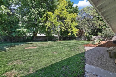 Welcome to this beautifully updated rancher located in the on Manito Golf and Country Club in Washington - for sale on GolfHomes.com, golf home, golf lot