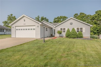 Impeccable one level home located in Indian Rock Golf Club! on Indian Rock Golf Club in Missouri - for sale on GolfHomes.com, golf home, golf lot