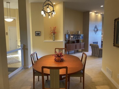 HAWKS LANDING! Beautiful condo! Stunning kitchen w/ breakfast on Hawks Landing Golf Club in Wisconsin - for sale on GolfHomes.com, golf home, golf lot