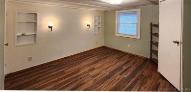 Perfect set up for someone that needs space inside and out with on Sycamore Creek Golf Club in Missouri - for sale on GolfHomes.com, golf home, golf lot