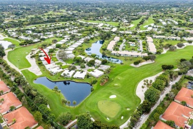 This inviting 3-bedroom, 3 and 1/2 bathroom home  perfect blend on Quail Ridge Golf Course and Country Club in Florida - for sale on GolfHomes.com, golf home, golf lot