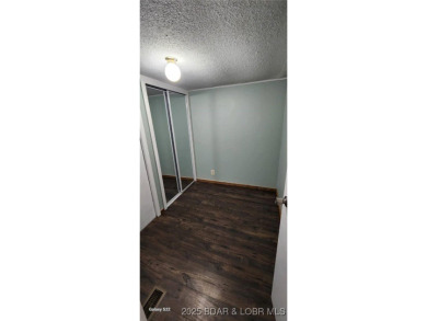 Perfect set up for someone that needs space inside and out with on Sycamore Creek Golf Club in Missouri - for sale on GolfHomes.com, golf home, golf lot