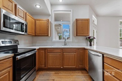 Wonderful home in an established neighborhood that has been very on Lakeview Golf Club in Idaho - for sale on GolfHomes.com, golf home, golf lot