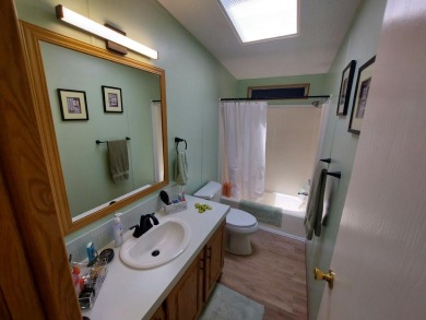Beautiful 2 Bedroom 2 Bath home with upgraded appliances on Lakes at Leesburg Golf Course in Florida - for sale on GolfHomes.com, golf home, golf lot