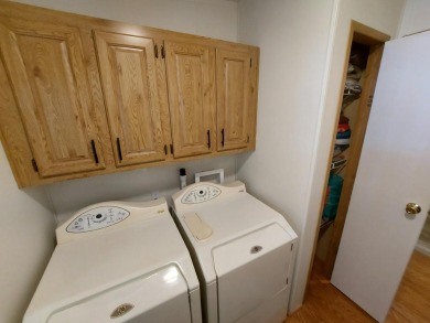 Beautiful 2 Bedroom 2 Bath home with upgraded appliances on Lakes at Leesburg Golf Course in Florida - for sale on GolfHomes.com, golf home, golf lot