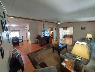 Beautiful 2 Bedroom 2 Bath home with upgraded appliances on Lakes at Leesburg Golf Course in Florida - for sale on GolfHomes.com, golf home, golf lot