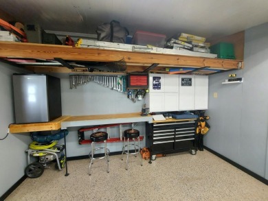 Beautiful 2 Bedroom 2 Bath home with upgraded appliances on Lakes at Leesburg Golf Course in Florida - for sale on GolfHomes.com, golf home, golf lot