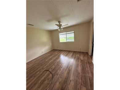 55 + gated golf course community Newly updated 2 bedroom 2 bath on Zellwood Station Country Club in Florida - for sale on GolfHomes.com, golf home, golf lot