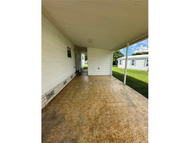 55 + gated golf course community Newly updated 2 bedroom 2 bath on Zellwood Station Country Club in Florida - for sale on GolfHomes.com, golf home, golf lot