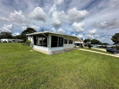 55 + gated golf course community Newly updated 2 bedroom 2 bath on Zellwood Station Country Club in Florida - for sale on GolfHomes.com, golf home, golf lot