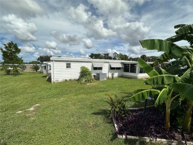55 + gated golf course community Newly updated 2 bedroom 2 bath on Zellwood Station Country Club in Florida - for sale on GolfHomes.com, golf home, golf lot