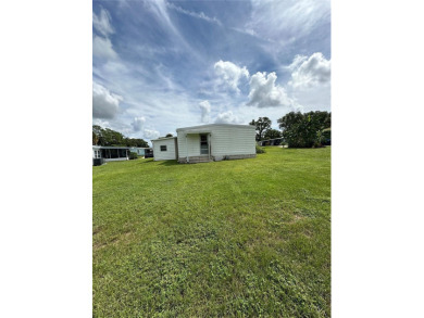 55 + gated golf course community Newly updated 2 bedroom 2 bath on Zellwood Station Country Club in Florida - for sale on GolfHomes.com, golf home, golf lot