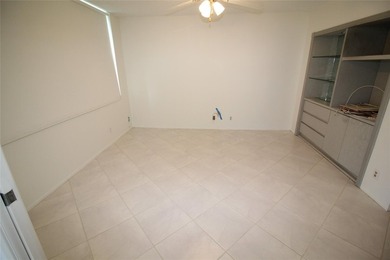 NESTLED IN ONE OF PALM AIRE COUNTRY CLUB'S MOST DESIRABLE on Palm-Aire Country Club and Resort - The Oaks in Florida - for sale on GolfHomes.com, golf home, golf lot