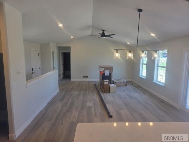 Introduce you to this great *Copper Creek Homes' Twin Peaks on Sage Lakes Municipal Golf Course in Idaho - for sale on GolfHomes.com, golf home, golf lot