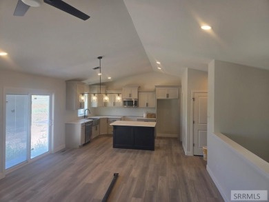 Introduce you to this great *Copper Creek Homes' Twin Peaks on Sage Lakes Municipal Golf Course in Idaho - for sale on GolfHomes.com, golf home, golf lot