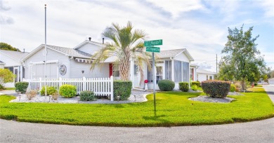 This home is a beautiful 2br 2ba home with 1 and half garages on Briarwood Executive Golf Course in Florida - for sale on GolfHomes.com, golf home, golf lot