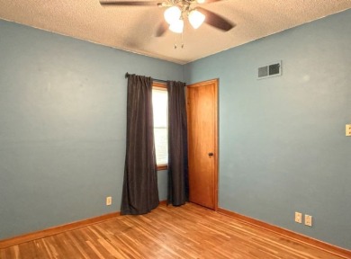 Take a look at this charming home! It offers 3 bedrooms, with a on Shenandoah Golf Course in Iowa - for sale on GolfHomes.com, golf home, golf lot