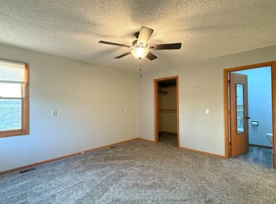 Take a look at this charming home! It offers 3 bedrooms, with a on Shenandoah Golf Course in Iowa - for sale on GolfHomes.com, golf home, golf lot