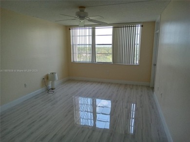 Motivated sellers!! Offering this 1475 sf Beautiful 3/2 on Pembroke Lakes Golf Club in Florida - for sale on GolfHomes.com, golf home, golf lot