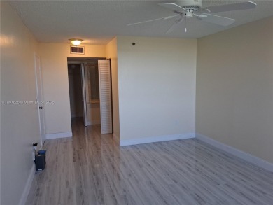 Motivated sellers!! Offering this 1475 sf Beautiful 3/2 on Pembroke Lakes Golf Club in Florida - for sale on GolfHomes.com, golf home, golf lot