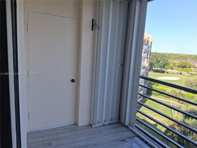 Motivated sellers!! Offering this 1475 sf Beautiful 3/2 on Pembroke Lakes Golf Club in Florida - for sale on GolfHomes.com, golf home, golf lot
