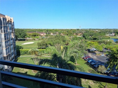 Motivated sellers!! Offering this 1475 sf Beautiful 3/2 on Pembroke Lakes Golf Club in Florida - for sale on GolfHomes.com, golf home, golf lot