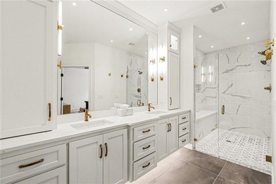 Step into easy living in this beautifully designed on Lakewood Oaks Golf Club, Ltd. in Missouri - for sale on GolfHomes.com, golf home, golf lot