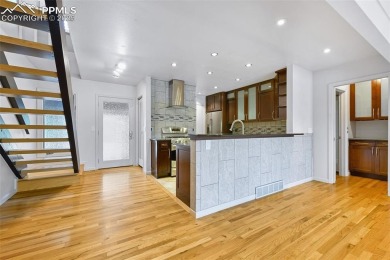 The Living Is Easy...In this contemporary 2 bed/2 bath townhome on Kissing Camels Golf Course in Colorado - for sale on GolfHomes.com, golf home, golf lot