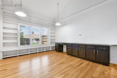 The Living Is Easy...In this contemporary 2 bed/2 bath townhome on Kissing Camels Golf Course in Colorado - for sale on GolfHomes.com, golf home, golf lot