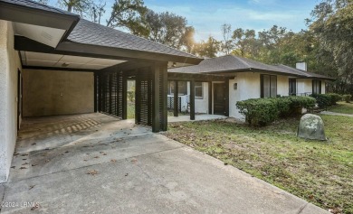 Stunning Sprawling Ranch Home on the Golf Course! Discover your on Ladys Island Country Club in South Carolina - for sale on GolfHomes.com, golf home, golf lot