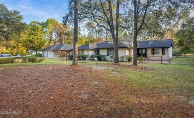 Stunning Sprawling Ranch Home on the Golf Course! Discover your on Ladys Island Country Club in South Carolina - for sale on GolfHomes.com, golf home, golf lot