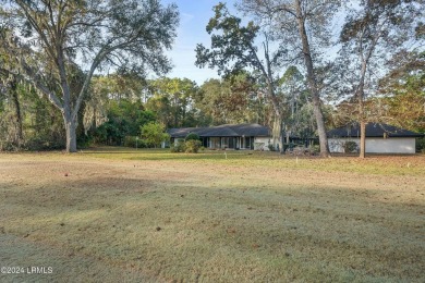 Stunning Sprawling Ranch Home on the Golf Course! Discover your on Ladys Island Country Club in South Carolina - for sale on GolfHomes.com, golf home, golf lot