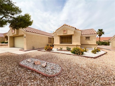 Well-maintained 2-bedroom, 2-bath home in the 55+ community of on Highland Falls Golf Club in Nevada - for sale on GolfHomes.com, golf home, golf lot