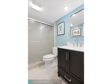 LOOK AT THIS GEM NESTLED IN PALM AIRE COUNTRY CLUB!! ALL AGES on Palm-Aire Country Club and Resort - The Oaks in Florida - for sale on GolfHomes.com, golf home, golf lot