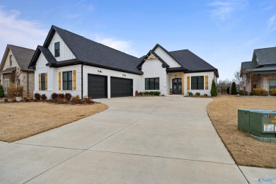 Impeccable open plan on Canebrake Golf Course! 3 bedrooms on on Canebrake Golf Club in Alabama - for sale on GolfHomes.com, golf home, golf lot