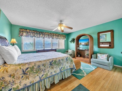 This beautiful 2 bedroom PLUS loft, making the condo live like a on Seascape Golf Course in Florida - for sale on GolfHomes.com, golf home, golf lot