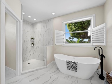 Elegant 5BR/5BA home in the gated community of Corey's Landing on Longboat Key Golf Club Resort in Florida - for sale on GolfHomes.com, golf home, golf lot