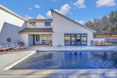 ABSOLUTELY STUNNING DESIGNER'S PERSONAL HOME ALONG THE GOLF on Green Tree Country Club in Texas - for sale on GolfHomes.com, golf home, golf lot