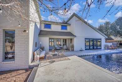 ABSOLUTELY STUNNING DESIGNER'S PERSONAL HOME ALONG THE GOLF on Green Tree Country Club in Texas - for sale on GolfHomes.com, golf home, golf lot