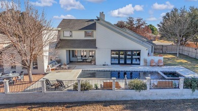 ABSOLUTELY STUNNING DESIGNER'S PERSONAL HOME ALONG THE GOLF on Green Tree Country Club in Texas - for sale on GolfHomes.com, golf home, golf lot