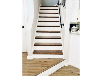 BEAUTIFUL 'beach house' townhome in the coveted Crosswinds on Fort Walton Beach Golf Course in Florida - for sale on GolfHomes.com, golf home, golf lot