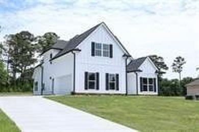 Dreaming of life on the golf course? The Rayon Plan makes that on Riverside Country Club in Alabama - for sale on GolfHomes.com, golf home, golf lot