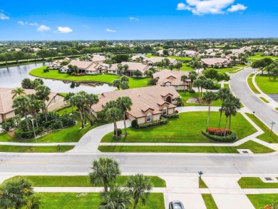 :Beautifully 3 bedroom two bath villa with 2 car garage located on Aberdeen Golf and Country Club in Florida - for sale on GolfHomes.com, golf home, golf lot