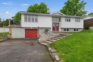 Charming side-split home on an oversized lot, ideally located on Dundas Valley Golf and Curling Club in  - for sale on GolfHomes.com, golf home, golf lot
