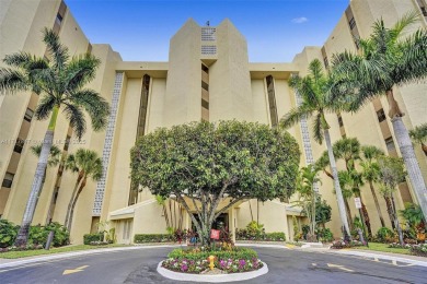 Beautiful 2 bedrooms with a large patio overlooking the golf on Inverrary Country Club in Florida - for sale on GolfHomes.com, golf home, golf lot