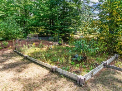 This charming meticulously maintained 3-bedroom 1.5 bath cape on Mojalaki Country Club in New Hampshire - for sale on GolfHomes.com, golf home, golf lot